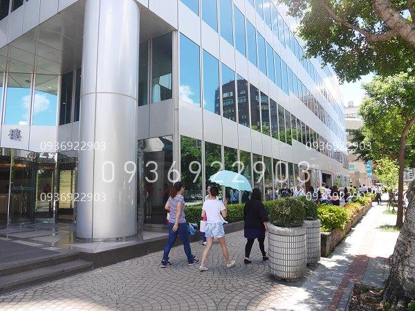 近捷運小巨蛋辦公室