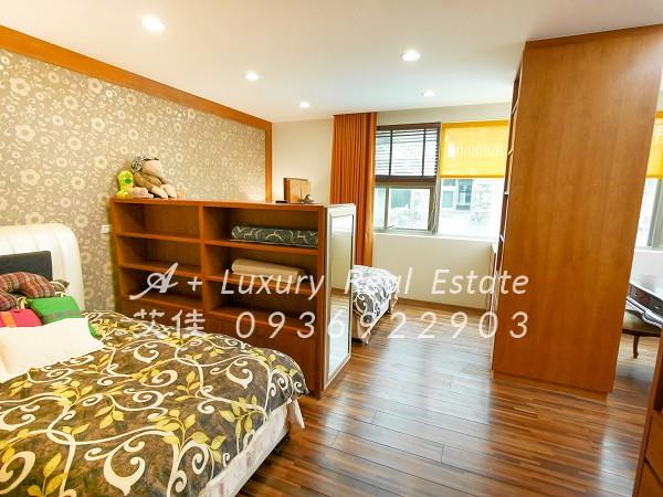 陽明柏園山莊泳池別墅