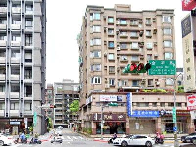 內湖拍賣華廈-2