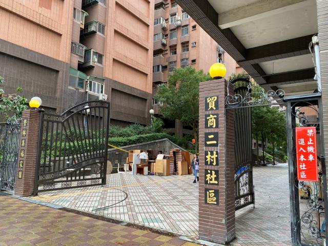 五股法拍大樓-3