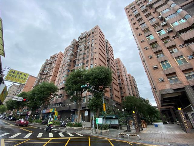 五股法拍大樓-4