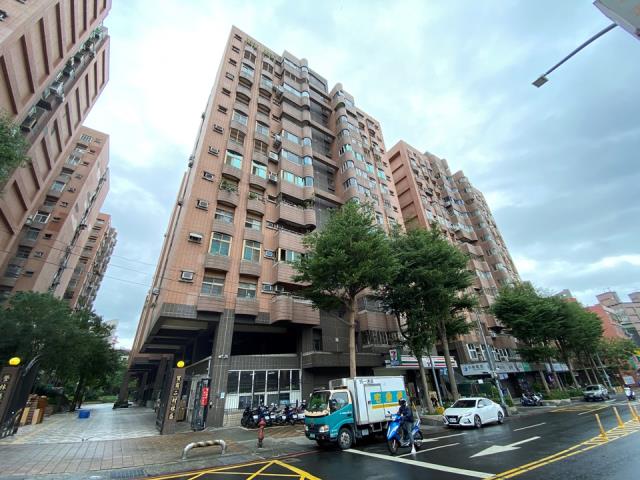 五股法拍大樓-5