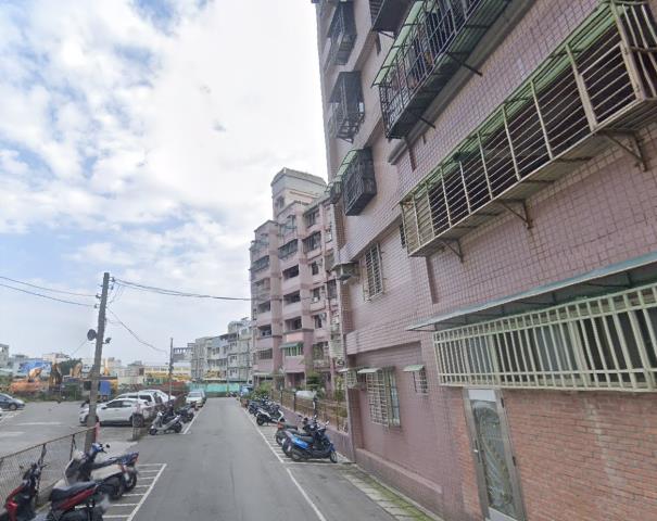 八里法拍大樓-1