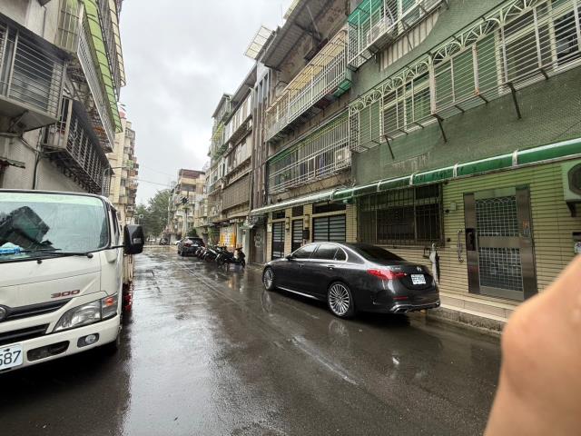 台北信義區公寓拍賣-3