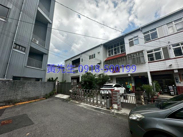 台中大里法拍透天-3
