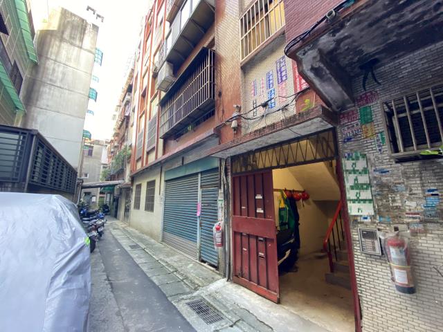 桃園桃園區公寓法拍-1