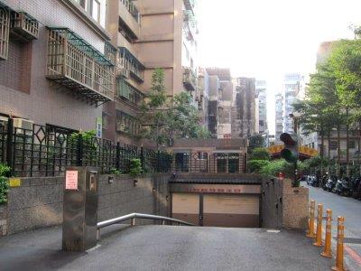 新北蘆洲法拍大樓-4