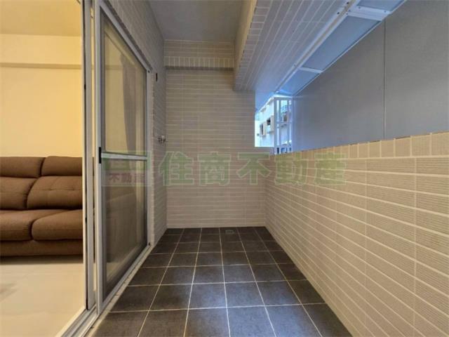 高雄新興區大樓-10