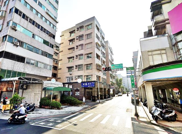 長榮家園四房車位