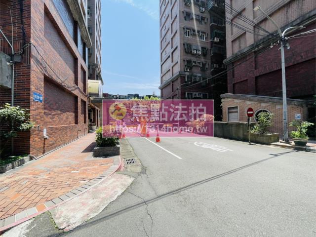 新北板橋店面拍賣-10