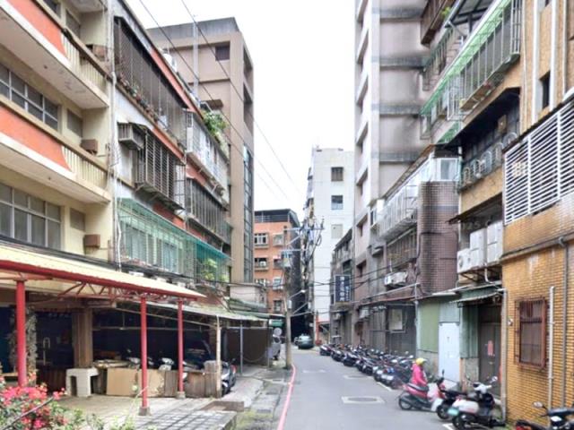 蘆洲華廈法拍-13