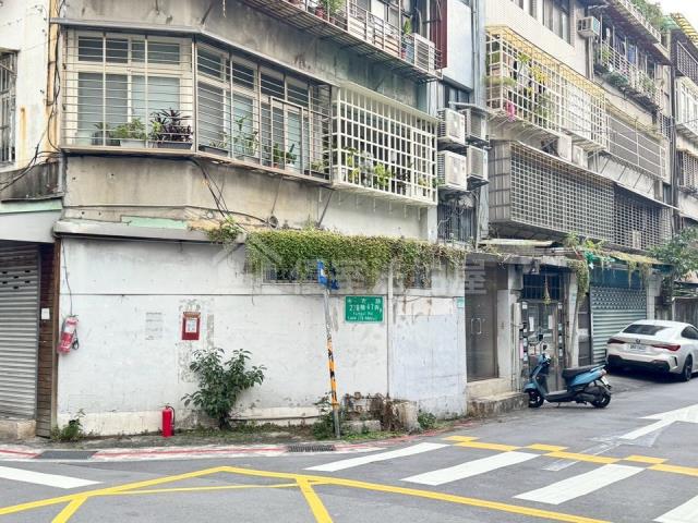 台北信義區拍賣公寓-4