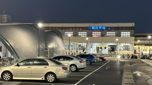 高雄岡山法拍大樓-3