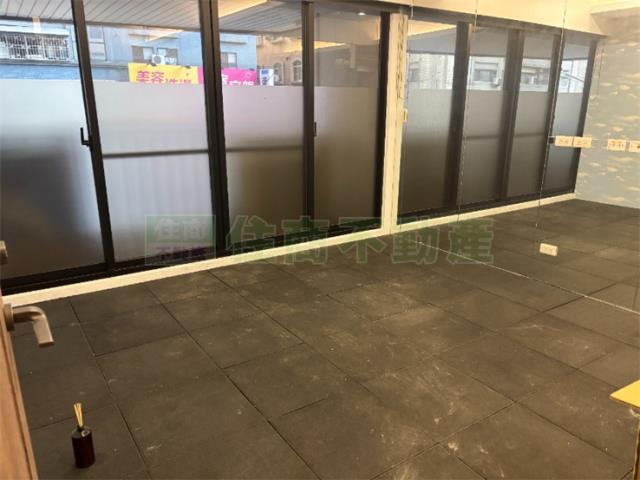 高雄新興區大樓-2