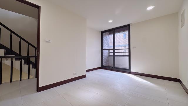 平鎮獅子林美透天店面