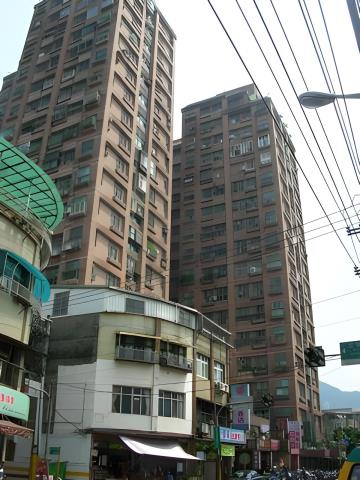 新北汐止法拍大樓-3