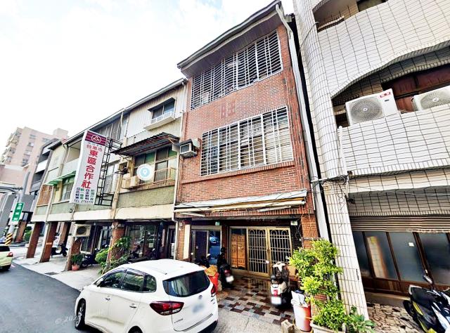 台南東區透天拍賣-2