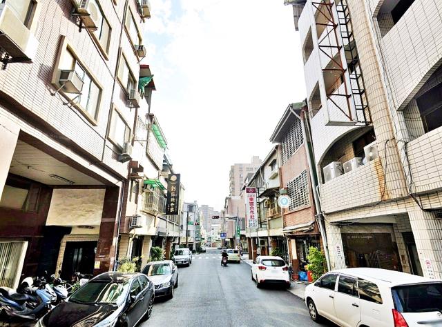 台南東區透天拍賣-4