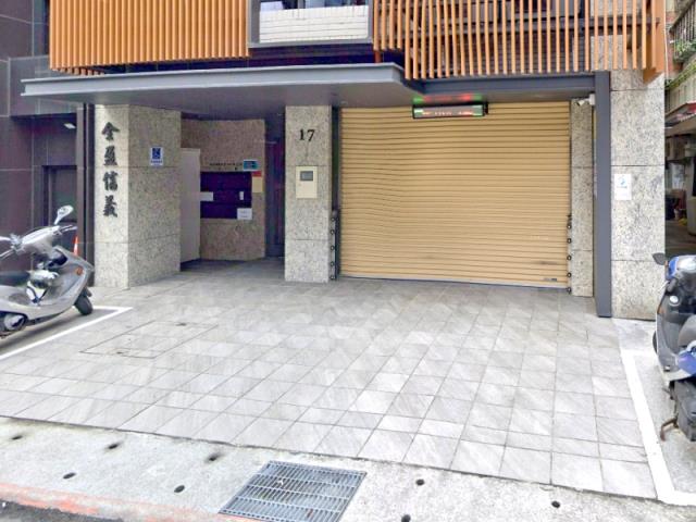 台北信義區大樓拍賣-5