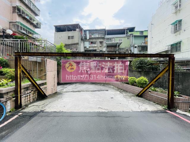 五股法拍大樓-6