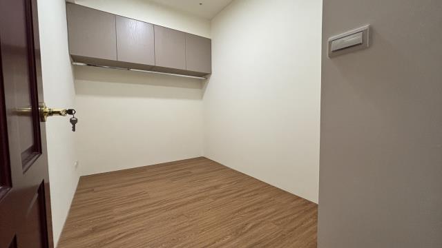 高雄新興區大樓-6