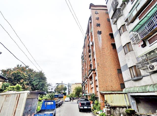 竹東鎮光武街四房車位