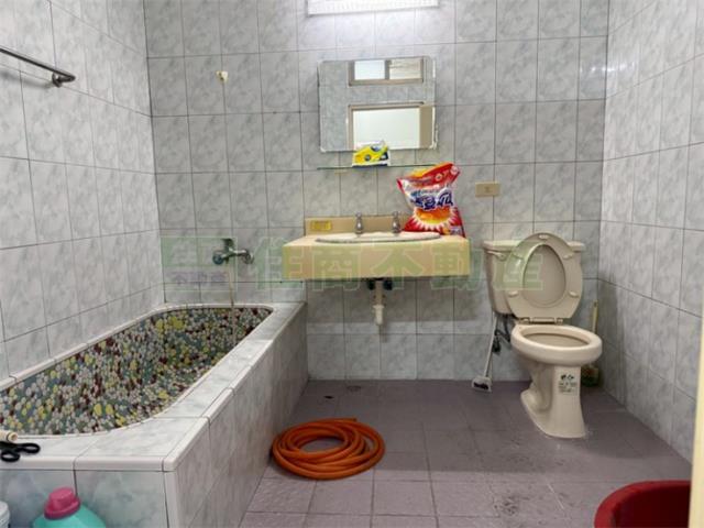 高雄前鎮透天-11