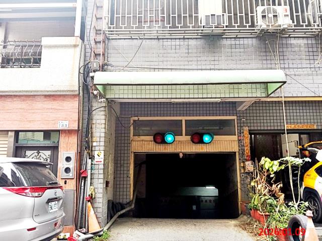 嘉義市西區世賢路三房