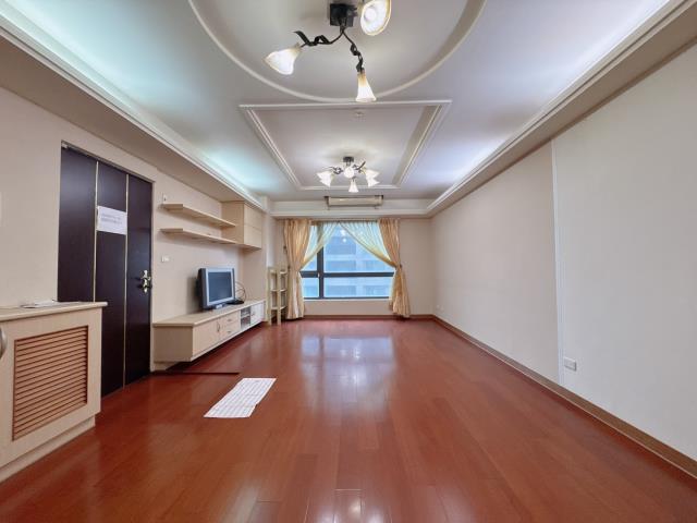 中壢戀戀歐洲4房車位