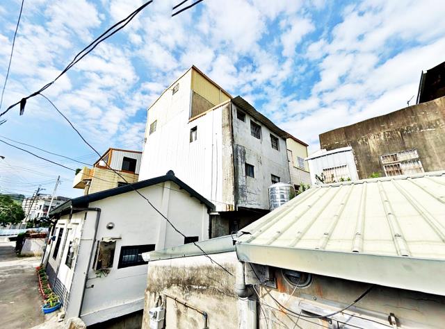 苗栗市篤行路透天