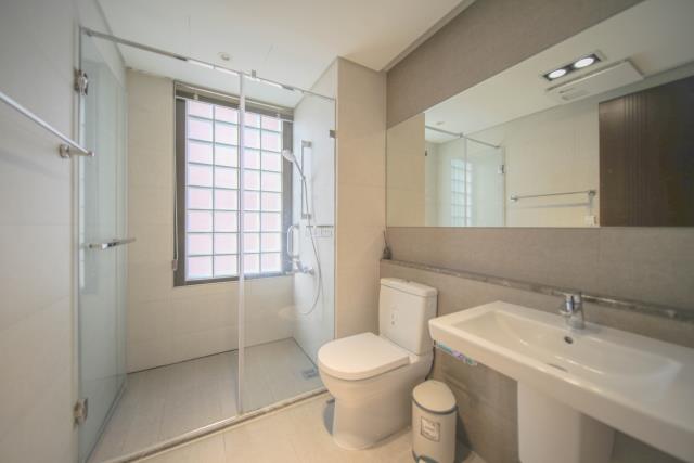 高雄新興區大樓-4