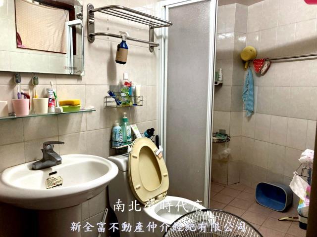 台南南區透天-13