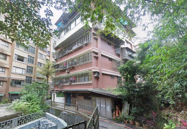 新北汐止法拍華廈-3