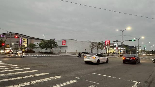 高雄岡山拍賣透天-10