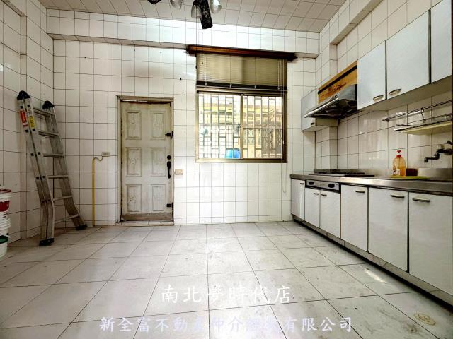 中西區透天-13