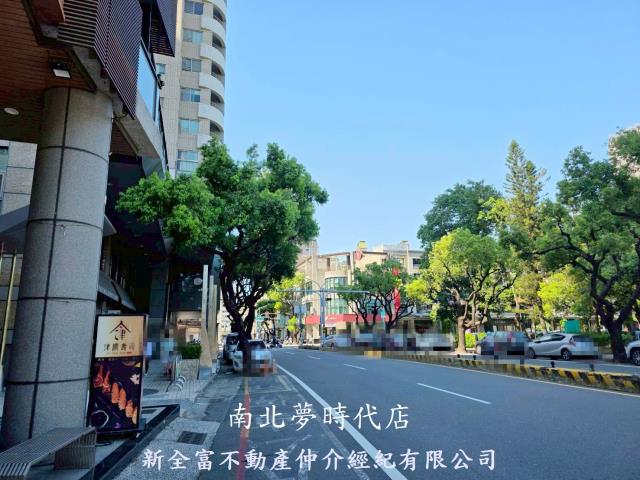 台南東區店面-8