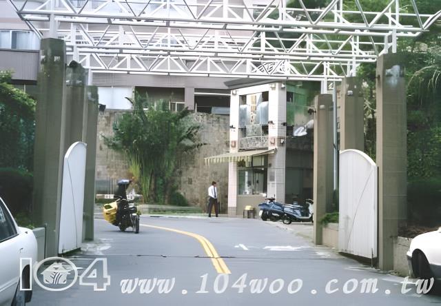 台北文山區法拍大樓-4