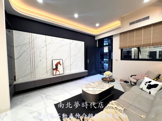 高雄鹽埕透天-1